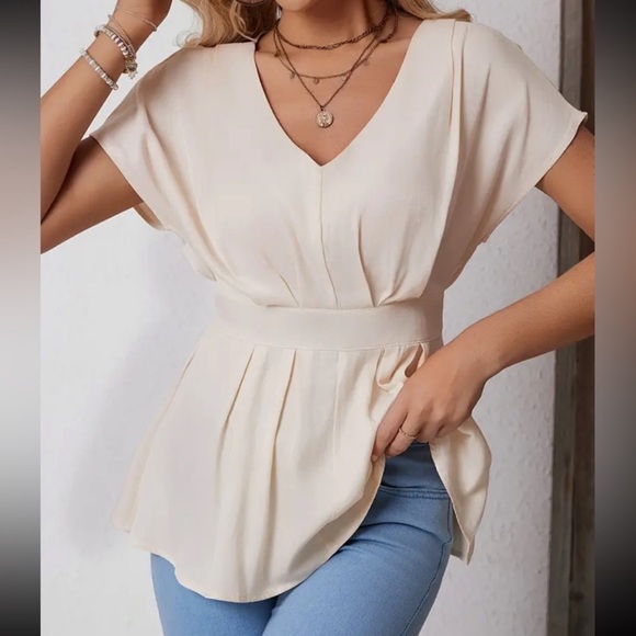 Flirty Ruffle Hem Elegant Shirred Waist Short Sleeve Blouse - Cream - Picture 3 of 8